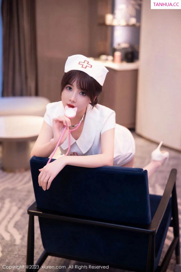 婠婠么  [XiuRen]高清写真图 2023.02.06 No.6221 婠婠么 护士服丝袜第15张图片